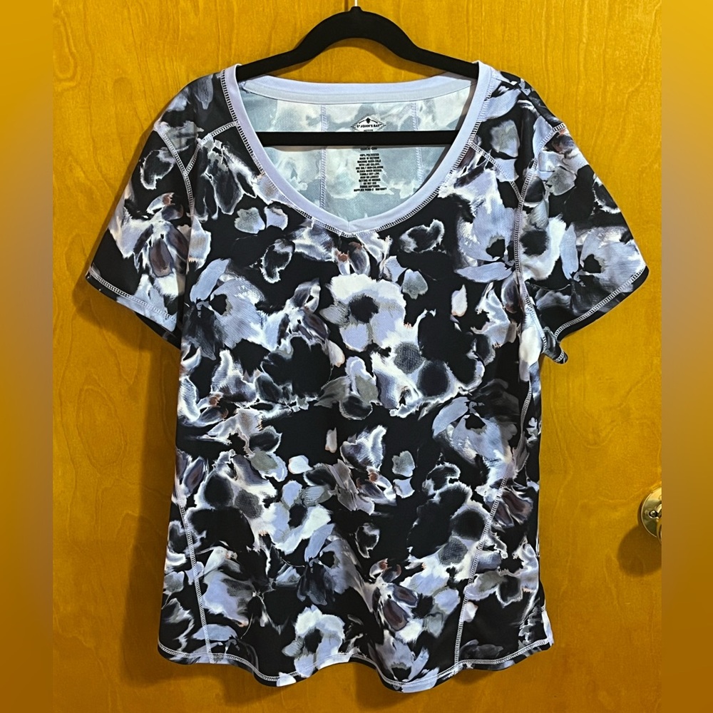 St John’s Bay | Quick-Dri Active Short Sleeve Floral Top Size Medium
